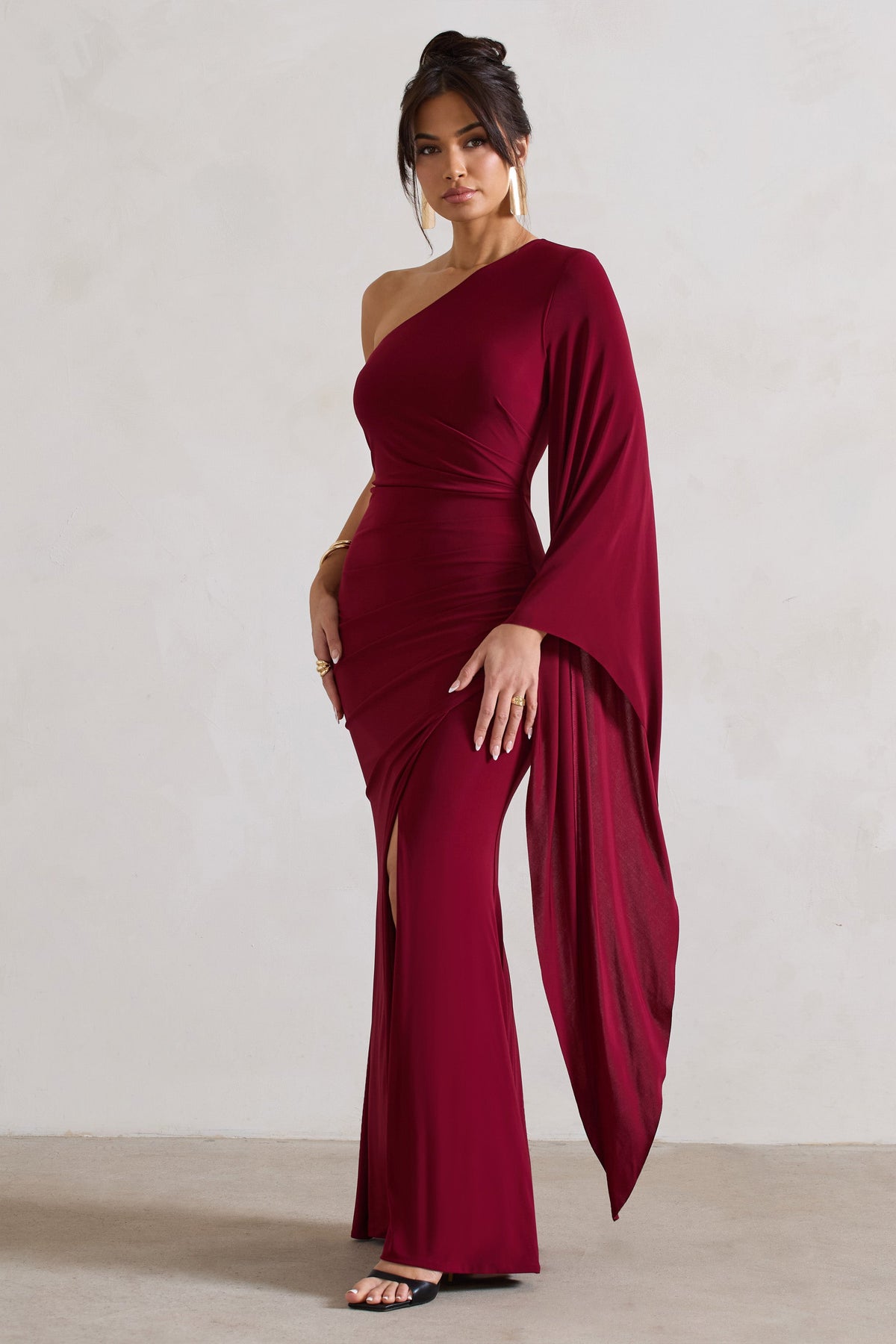 WB_CL131010037-GiadaBerryRuchedAsymmetricMaxiDressWithCapeSleeve6_a8f095fe-1c2a-4936-88ff-12e327eef421