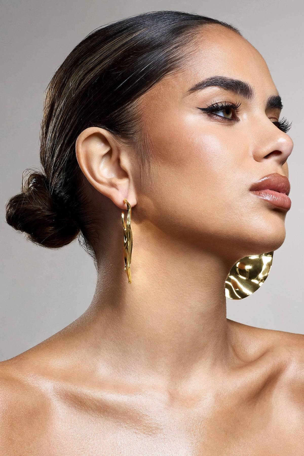 WB_CL134267007-JourneyGoldTexturedAbstractDiscEarrings10