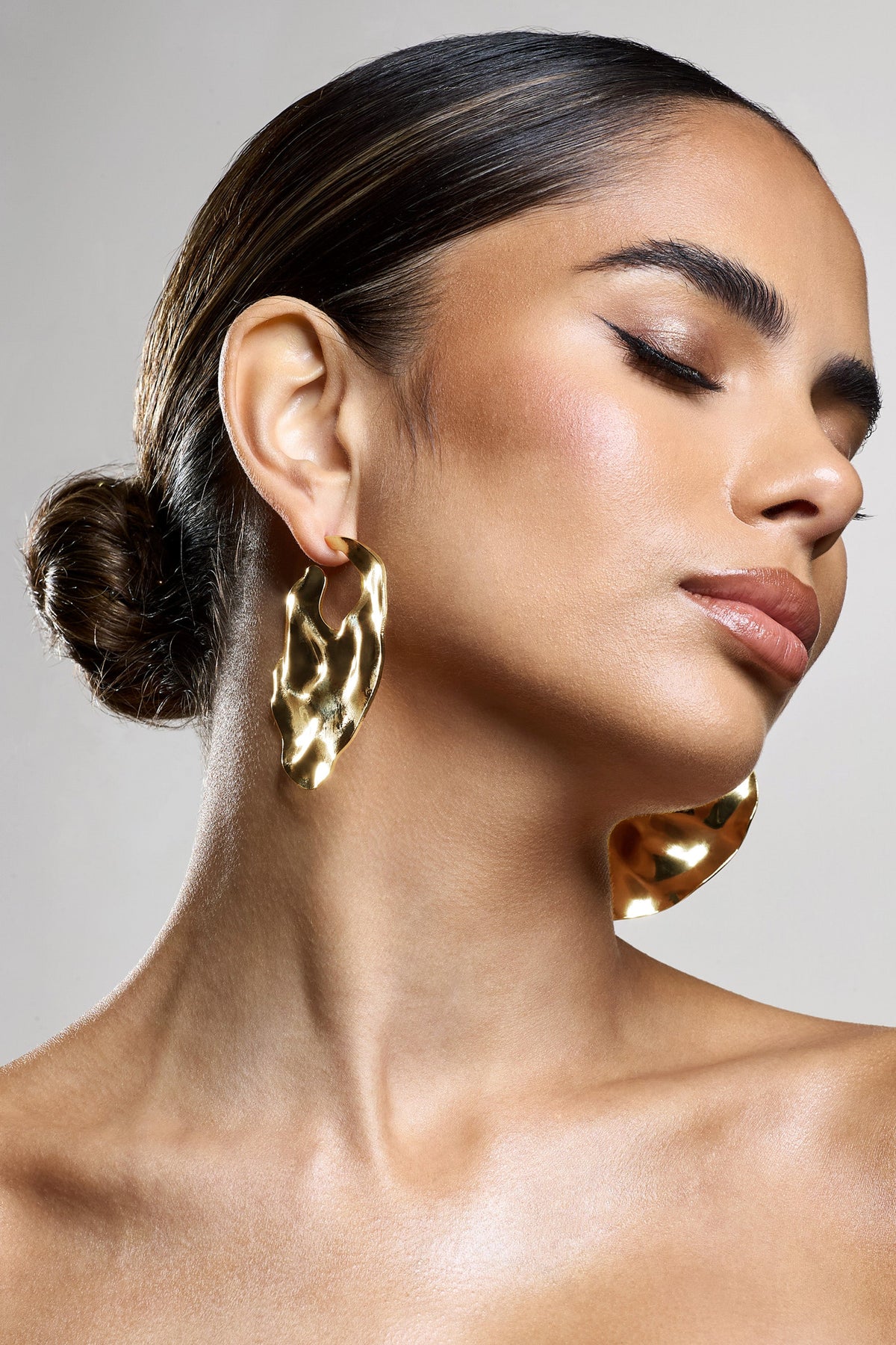 WB_CL134267007-JourneyGoldTexturedAbstractDiscEarrings1