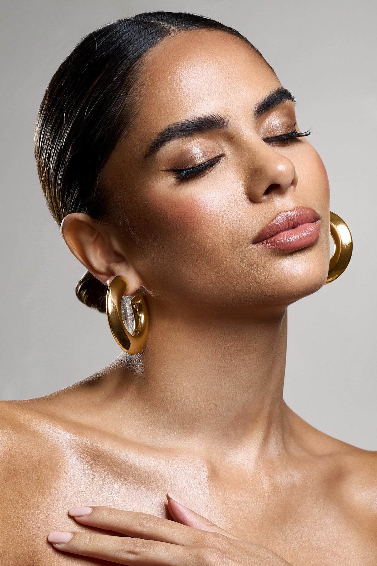 WB_CL134290007-NatalyaGoldChunkyHoopEarrings1