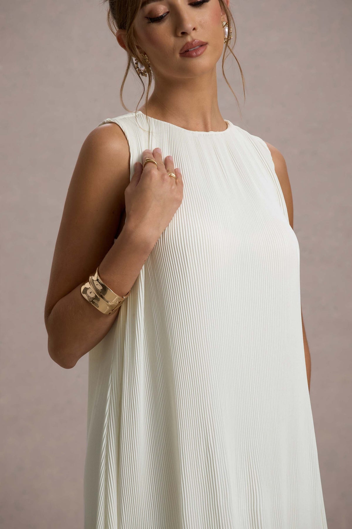 WB_CL135281028-Hazelle-CreamChiffonA-LineRuffledMaxiDress0