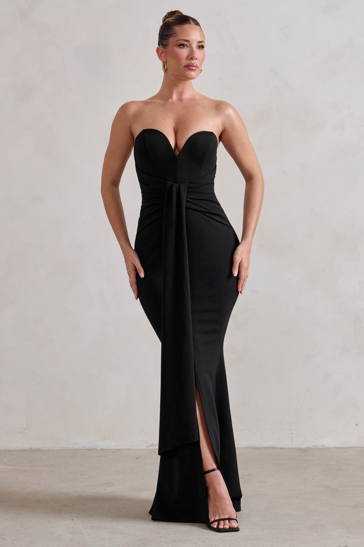 Carrie Black Sweetheart Neckline Maxi Dress With Statement Tie – Club L  London - IRE