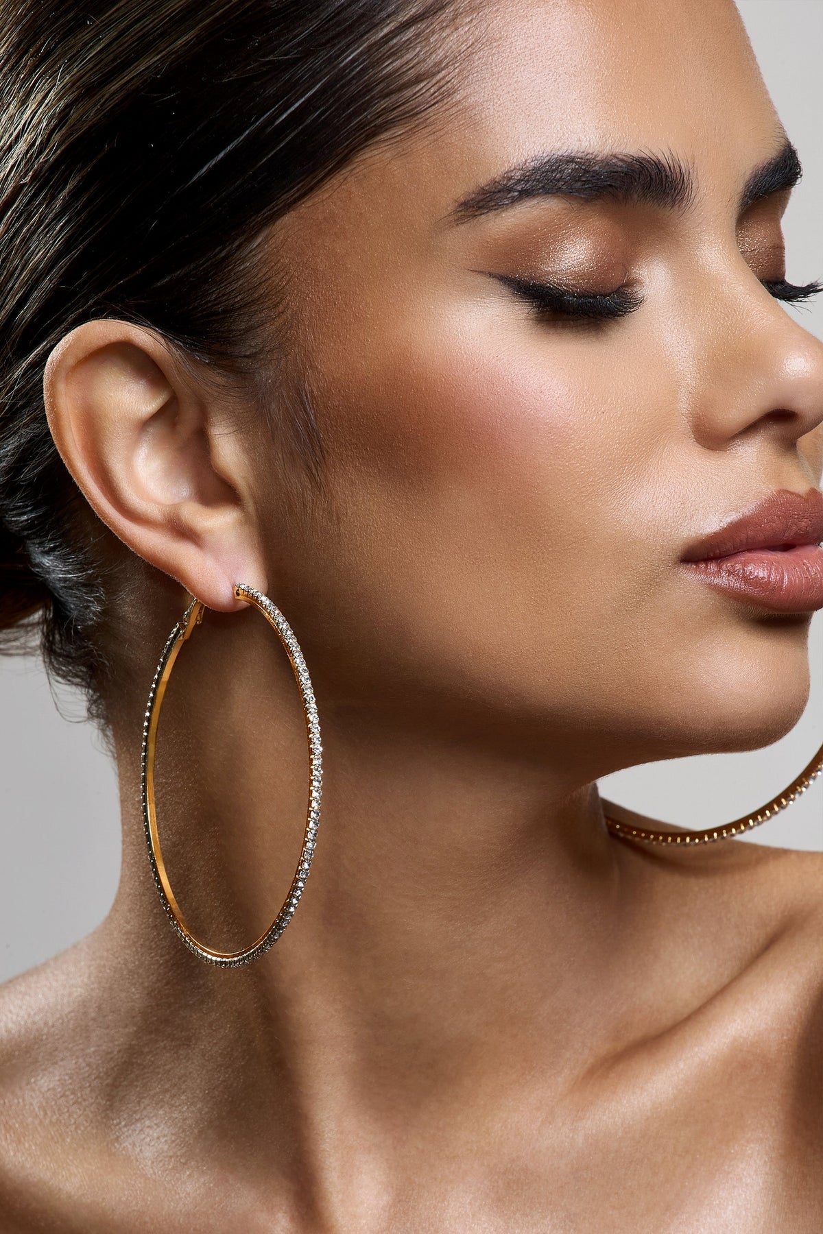 WB_HR_CL134254007-AmikaGoldDiamanteThinHoopEarrings4