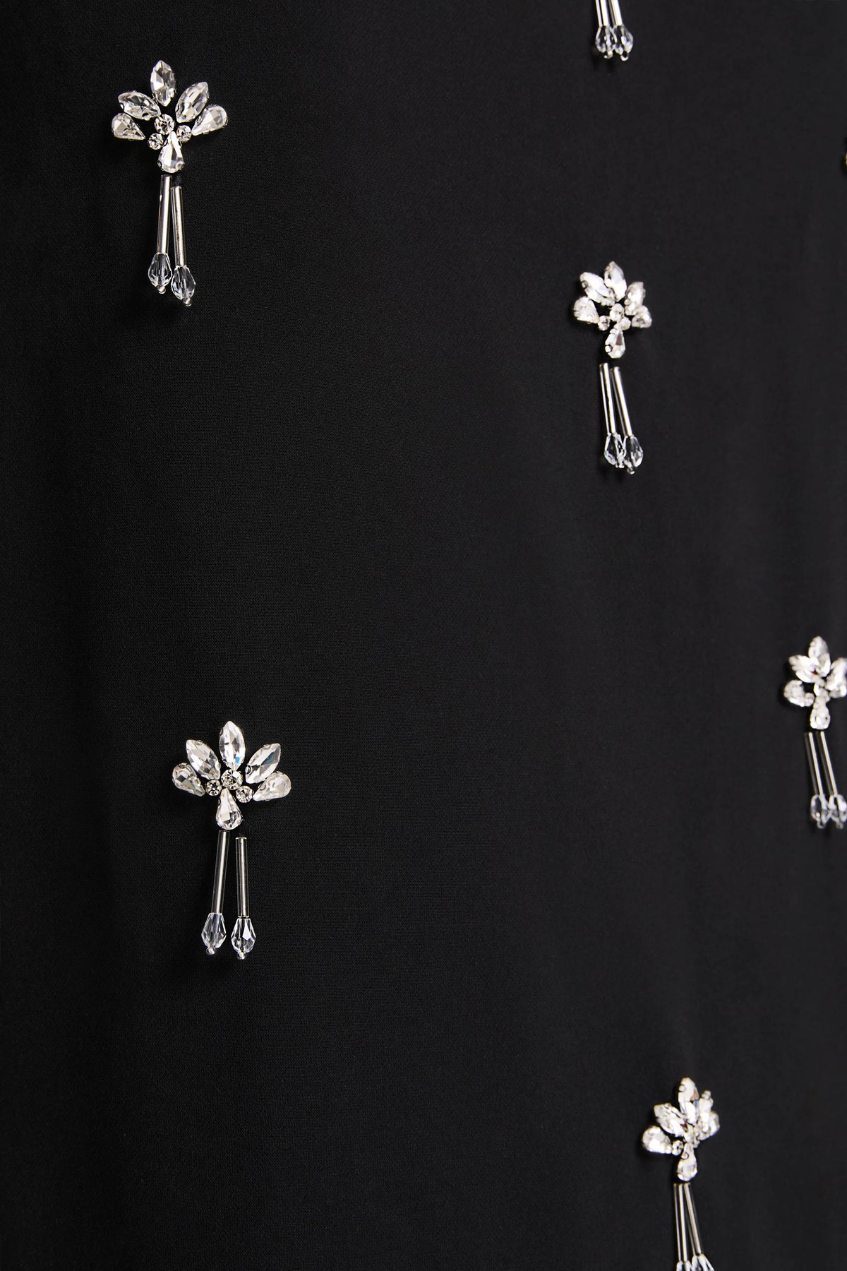 uploaded_image_4_79k6y