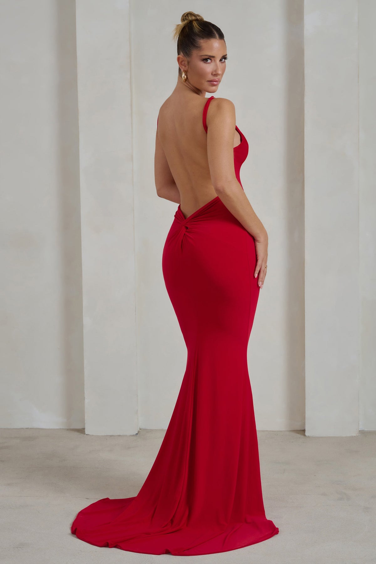 Endless Love Red Backless Knot Detail Fishtail Maxi Dress – Club L London -  IRE